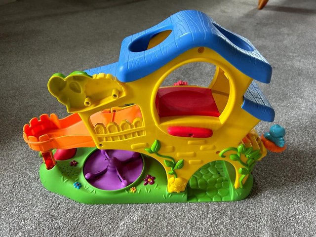 Preview of the first image of PlaySkool Weeble House for toddlers..