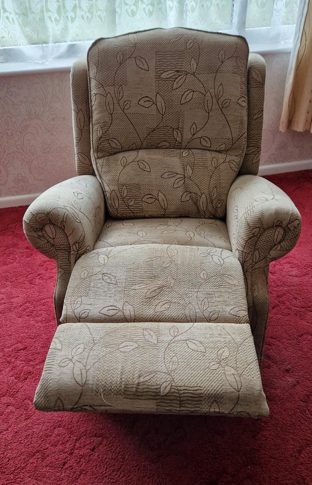 Preview of the first image of Manual Recliner Chair in Beige.
