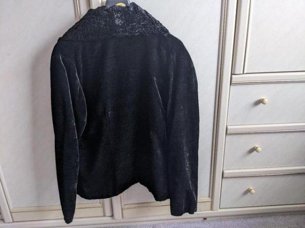 Image 2 of Black velvet jacket - Vintage. Fully lined