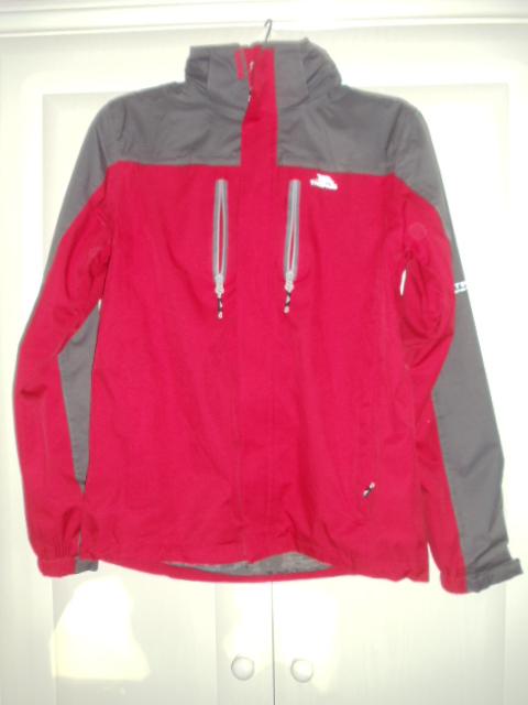 Preview of the first image of Men's Trespass Waterproof Windproof Lightweight Jacket Small.