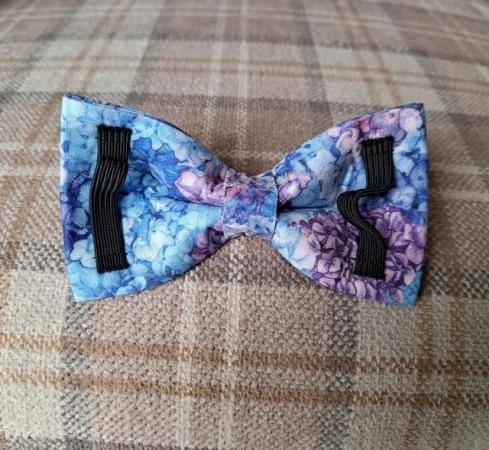 Image 4 of Brand new L/XL dog collar and bowtie, pretty floral fabric