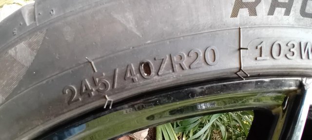 Image 3 of 20" Renualt Trafic Aluwerks Spyder alloy wheels with tyres s