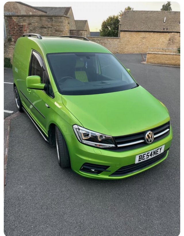 Preview of the first image of VW Caddy Highline DSG 2.0 TDI C20 BlueMotion auto Green.