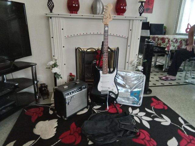 Fender stratocaster,electric guitar ?? plus tons of extras, — photo 2 of 3