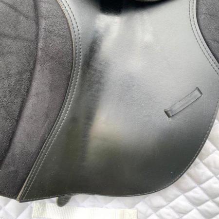 Image 2 of thorowgood T4 17 inch gp saddle