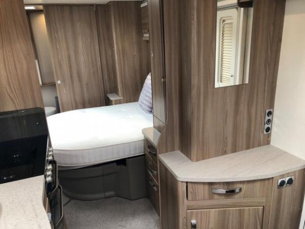 Image 15 of 2017 SWIFT CHALLENGER 580 ALDE,FIXED ISLAND BED,STUNNING CON