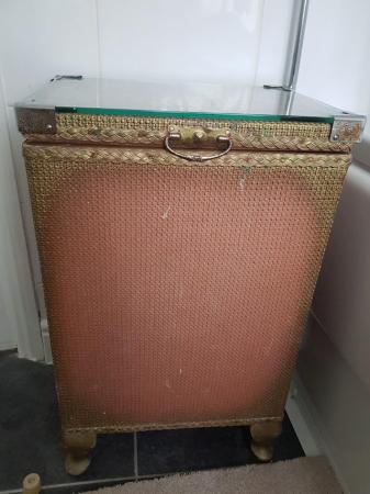 Image 1 of Old fashioned laundry basket