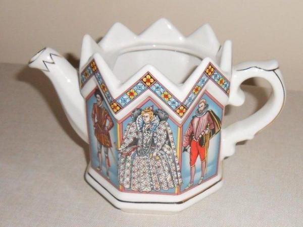 Image 3 of J.SADLER (Staffordshire) vintage Q.E I octagonal teapot