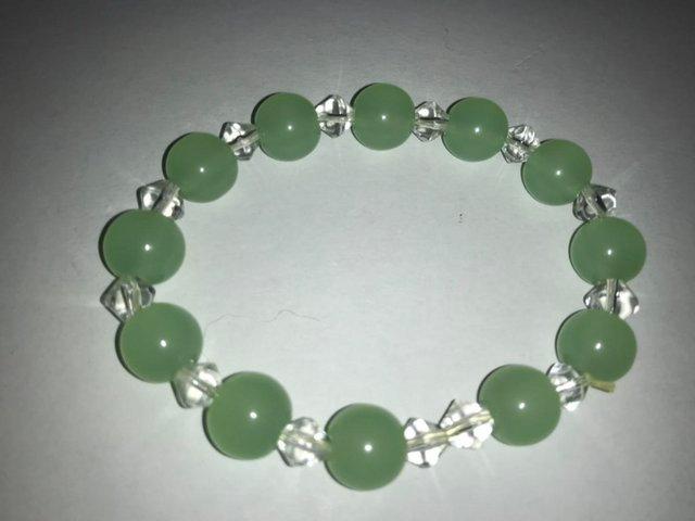 Preview of the first image of Ladies genuine jade bracelet, new, unboxed.