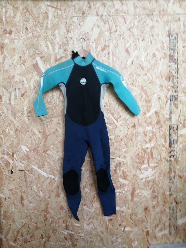 Preview of the first image of Alder junior wetsuit 2/3mm thickness.