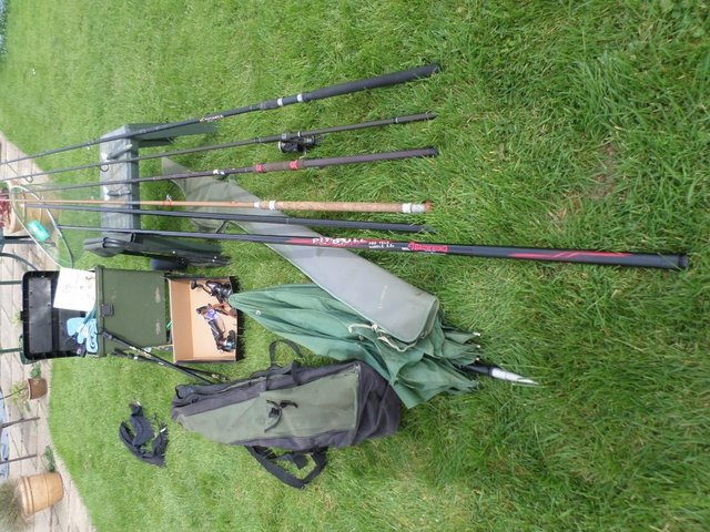 Preview of the first image of fishing tackle rods/reels/etc.