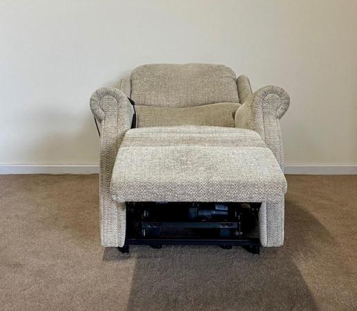 Image 8 of HSL LUXURY ELECTRIC RISER RECLINER DUAL MOTOR CHAIR DELIVERY