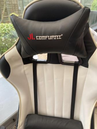 Image 2 of JL Confumi Gaming Chair