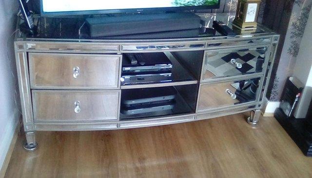 Image 3 of Mirrored TV Unit in good condition