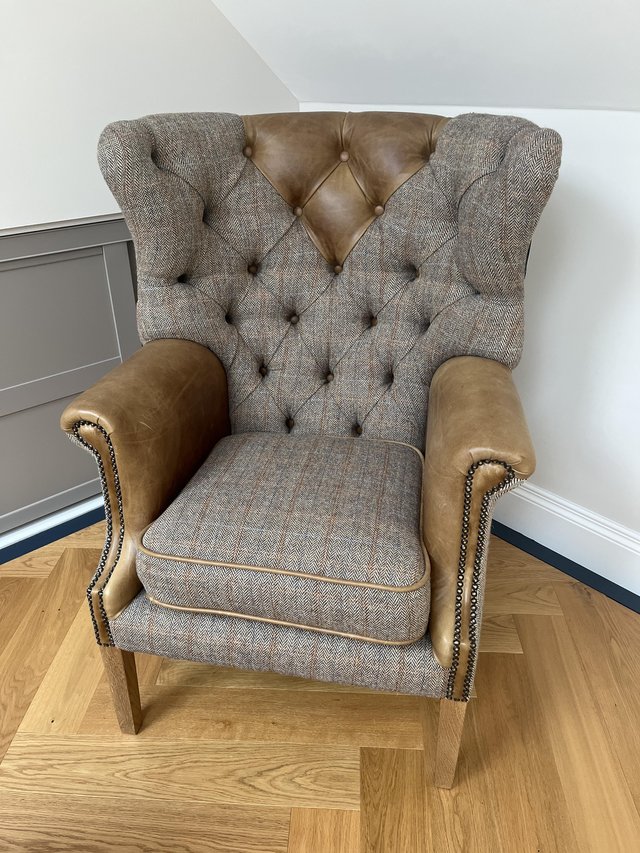 Preview of the first image of Tannahills of Kilmarnock single chair.