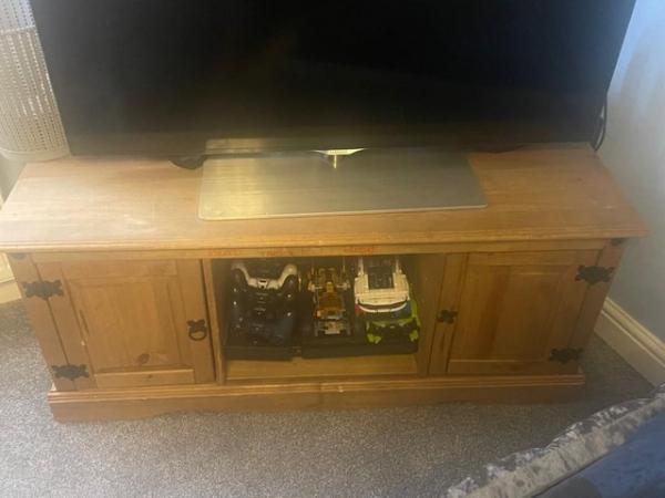 Image 3 of Corona Oak wooden TV stand