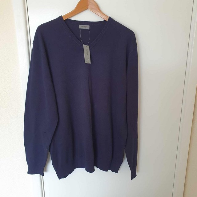 Preview of the first image of 2 Mens George jumpers size xxl.
