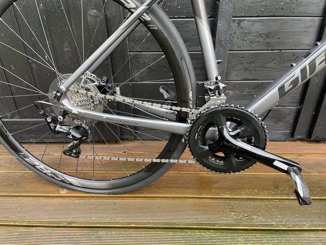 Preview of the first image of 2019 - Giant SL 105 Fastroad Hybrid Road Bike.