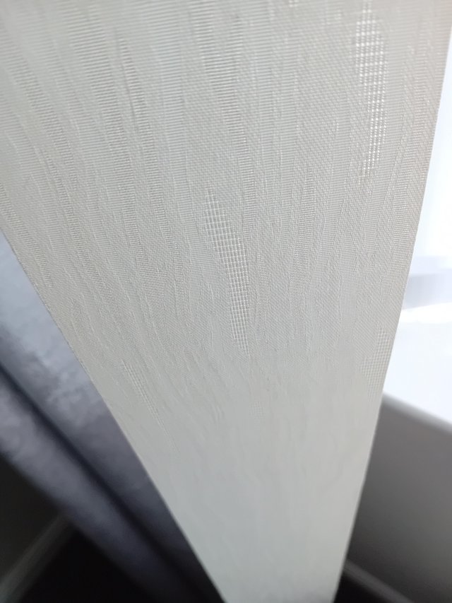 Preview of the first image of 15 x 136.5 cm drop vertical blinds slats in cream.