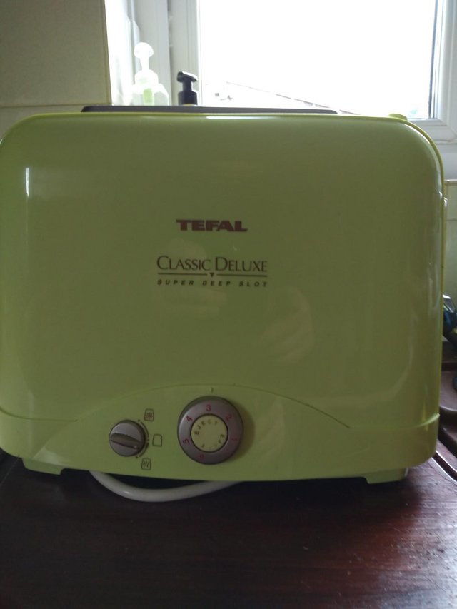 Preview of the first image of Tefal Classic Delux Super Deep Slot.