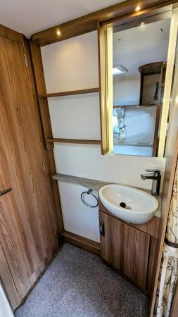 Image 17 of SUPERB SWIFT ACE ENVOY - 2017 4 BERTH CARAVAN WITH AWNING
