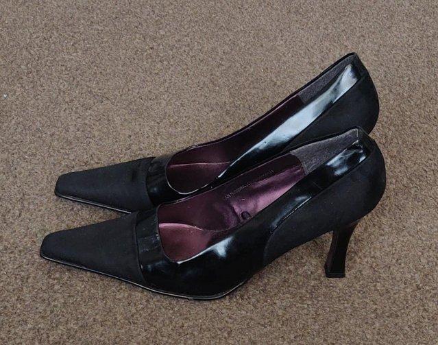 Preview of the first image of Lovely Ladies Black Court Shoes By F&F - Size 6.
