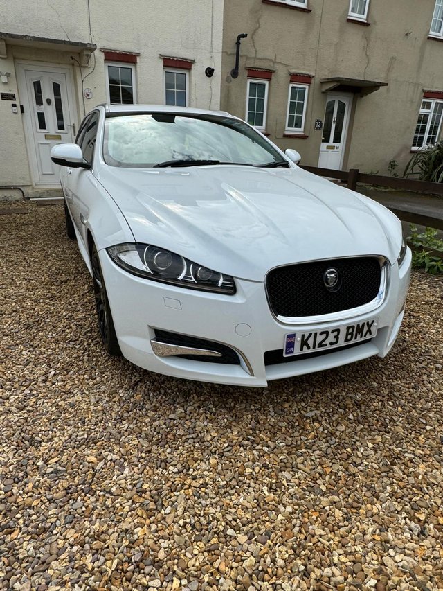Preview of the first image of Jaguar XF Sportbrake 2.2.