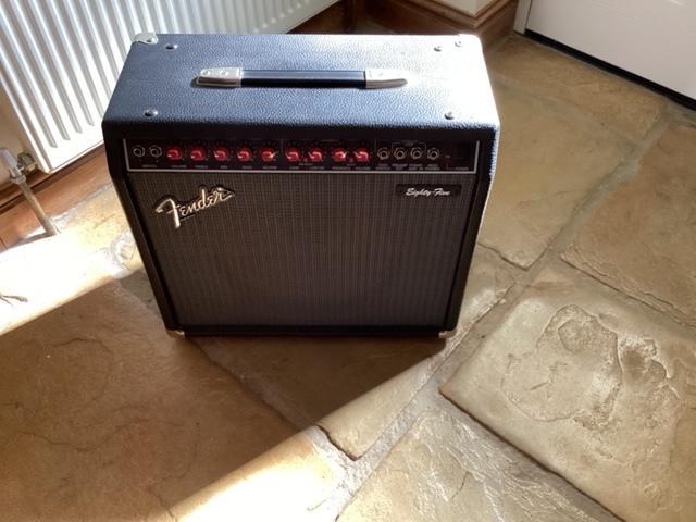 Preview of the first image of Fender ’85’ red knob Guitar Amp.
