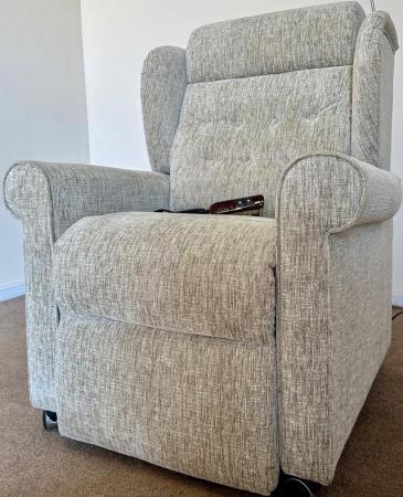 Image 1 of WILLOWBROOK ELECTRIC RISER RECLINER GREY CHAIR ~ CAN DELIVER