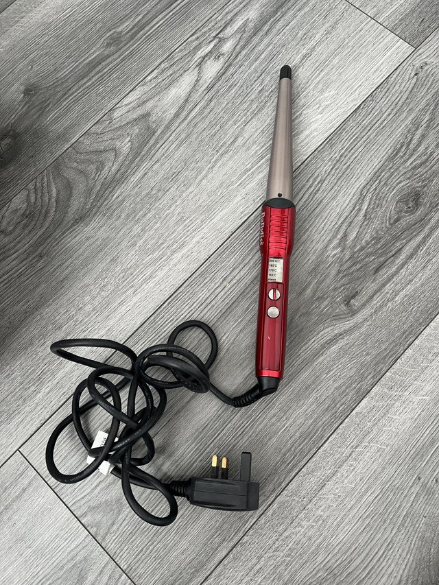 Preview of the first image of Babyliss curling wand good condition.