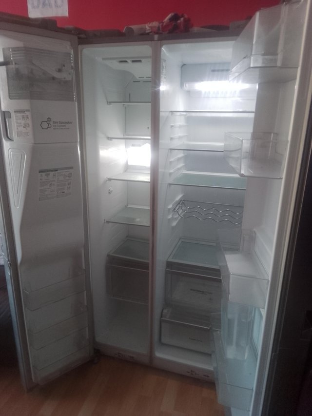 Preview of the first image of fridge freezer (american).