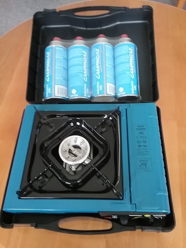 Preview of the first image of PORTABLE GAS STOVE WITH 4 GAZ CANISTERS CP250..