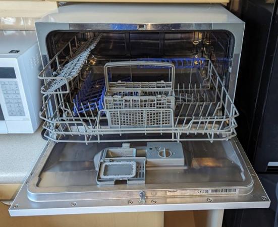 Image 2 of Compact Comfee Dishwasher for Sale - Perfect for a Small Fam