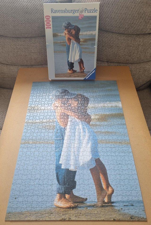 Preview of the first image of 1000 piece jigsaw called ISLAND HOLIDAY by RAVENSBURGER.