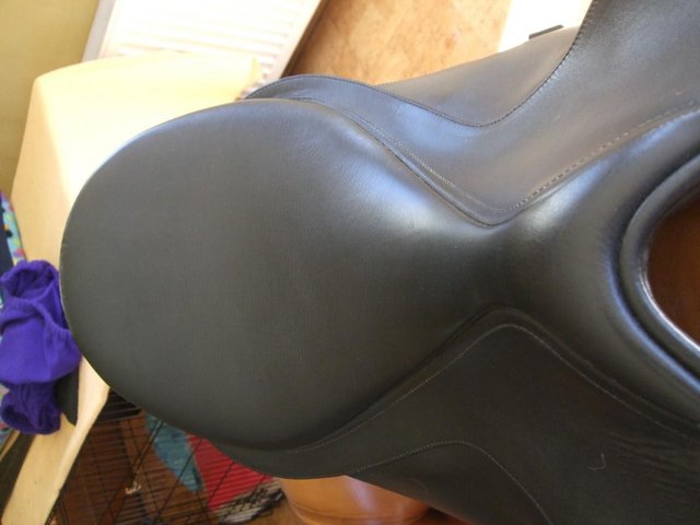 Preview of the first image of BATES CAIR CUSSHION SYSTEM 18" AP General Purpose Saddle.