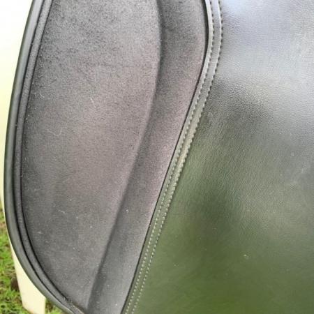 Image 18 of Thorowgood T4 17.5" Cob dressage saddle (S3160)
