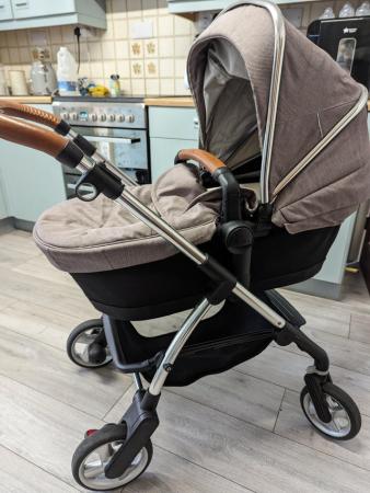 Image 3 of Silver Cross Wayfarer - carrycot and toddler seat