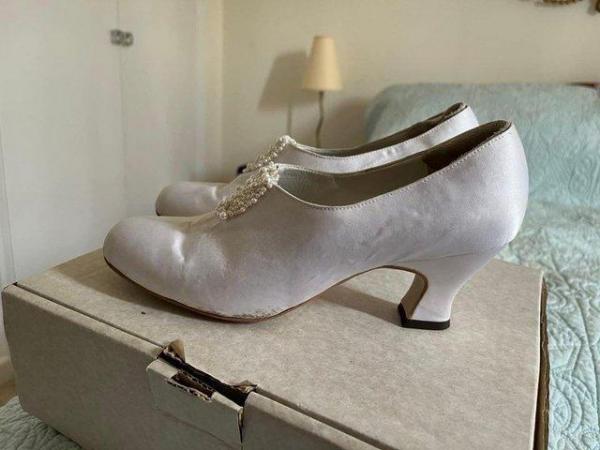 Image 2 of Beautiful Hanna Goldman designer wedding shoes, UK size 5.5