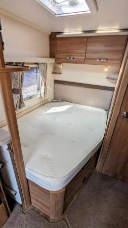 Image 12 of STUNNING SWIFT FREESTYLE - 2017 4 BERTH CARAVAN WITH AWNING