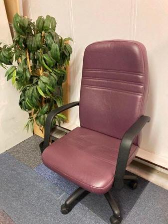 Image 12 of Mauve office/desk/task/swivel adjustable chair