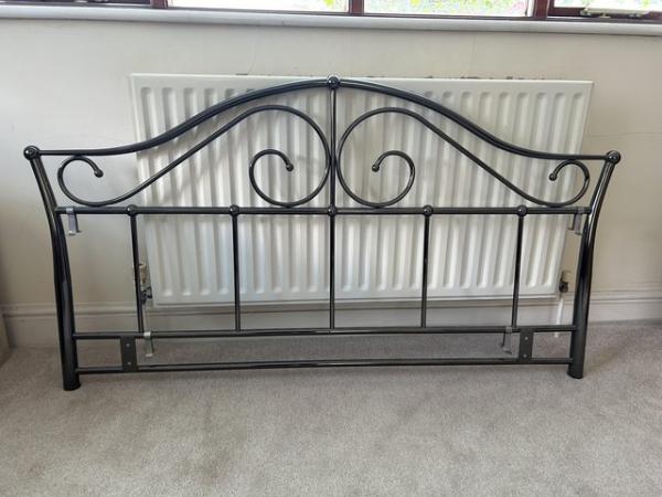 Image 1 of Bed headboard for a double bed