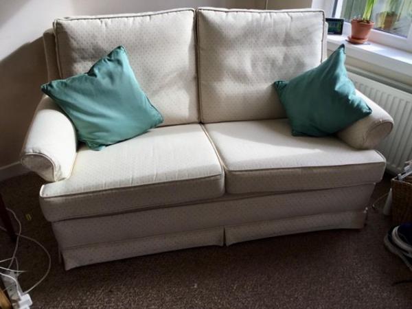 Image 3 of Small 2 seater settee in good condition