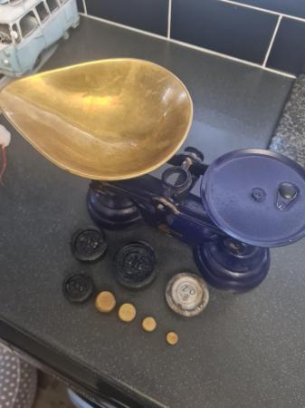 Image 1 of Kitchen scales with weights