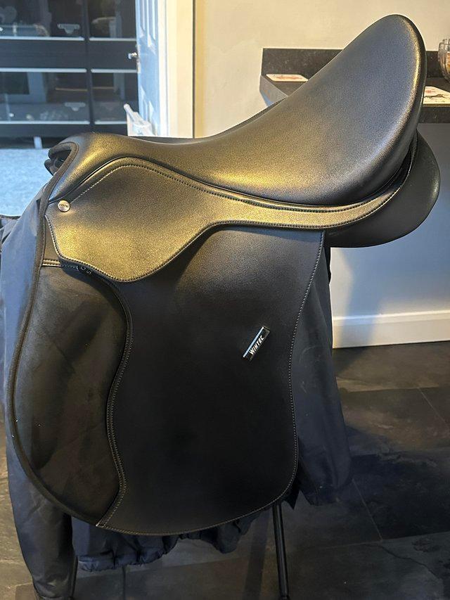 Preview of the first image of Wintec 500 18inch black saddle.