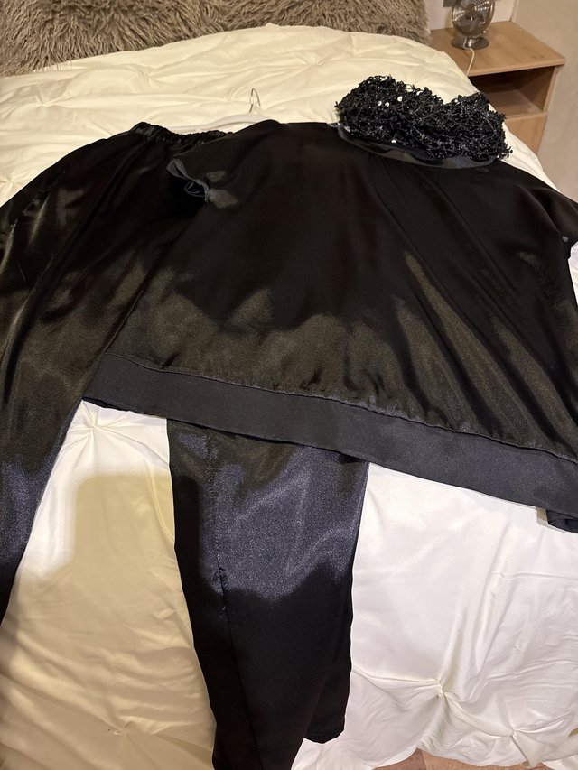 Black silk suit really lovely size L never worn — photo 2 of 3