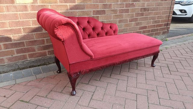 Image 1 of Traditional Style Chaise Longue