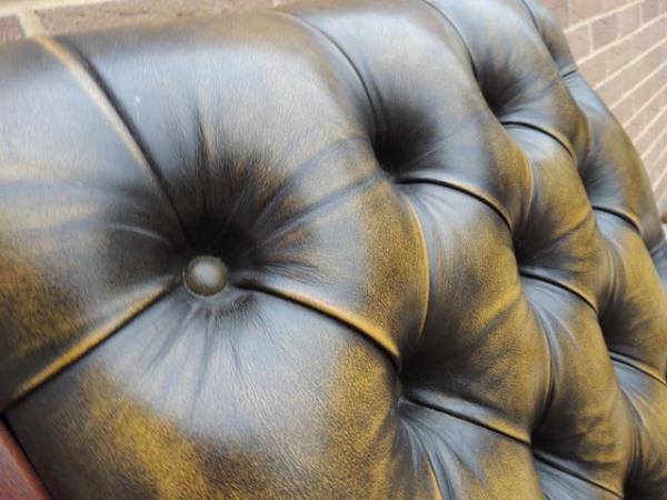 Image 10 of Chesterfield Luxury Slipper Chair (UK Delivery)