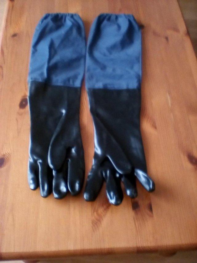 Preview of the first image of POND / DRAIN LONG SLEEVE GLOVES.