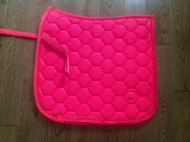 Preview of the first image of Eskadron Reflexx Pink Glitter Dressage pad size fulle.