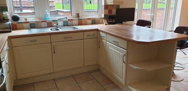 Image 3 of Kitchen in Shaker style for Sale
